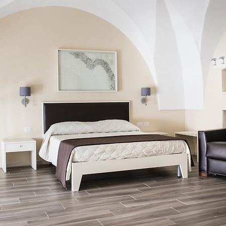 Faro Bianco Gallipoli - Suites & Apartments Экстерьер фото